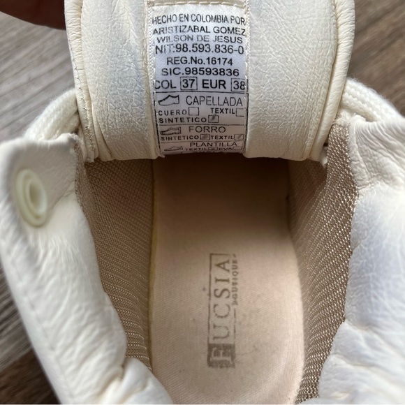 Stylish Cream Women's Boots - Picture 6 of 6